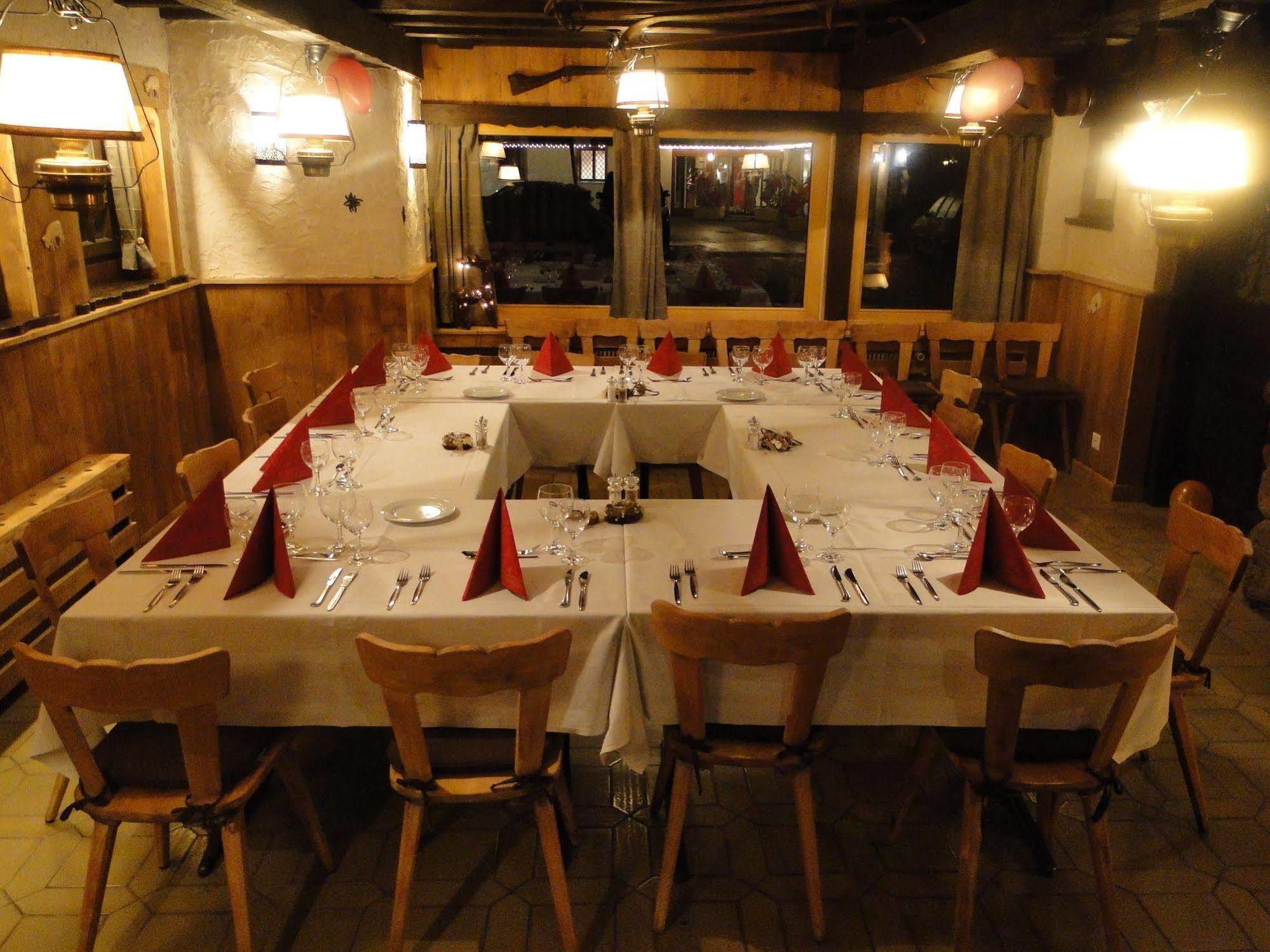 Restaurant Les Lilas Hotel 3*